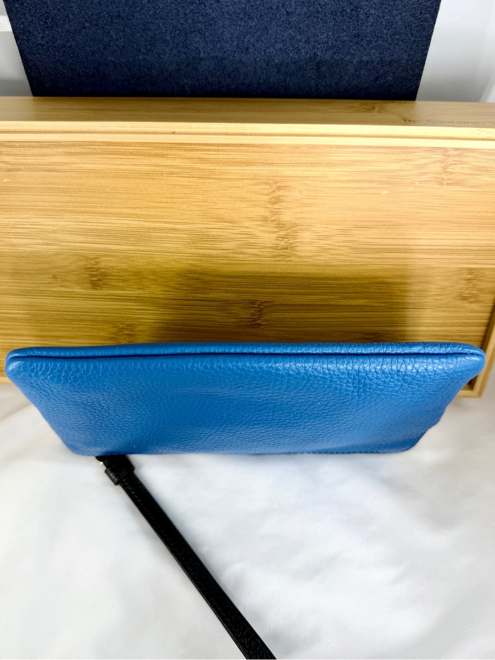 COACH X Peanuts Snoopy & Friends Blue Large Corner Zip Wristlet Clutch Phone - Picture 4 of 9